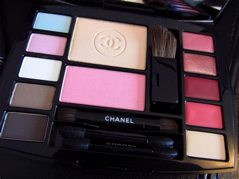 chanel makeup tas|Chanel makeup duty free.